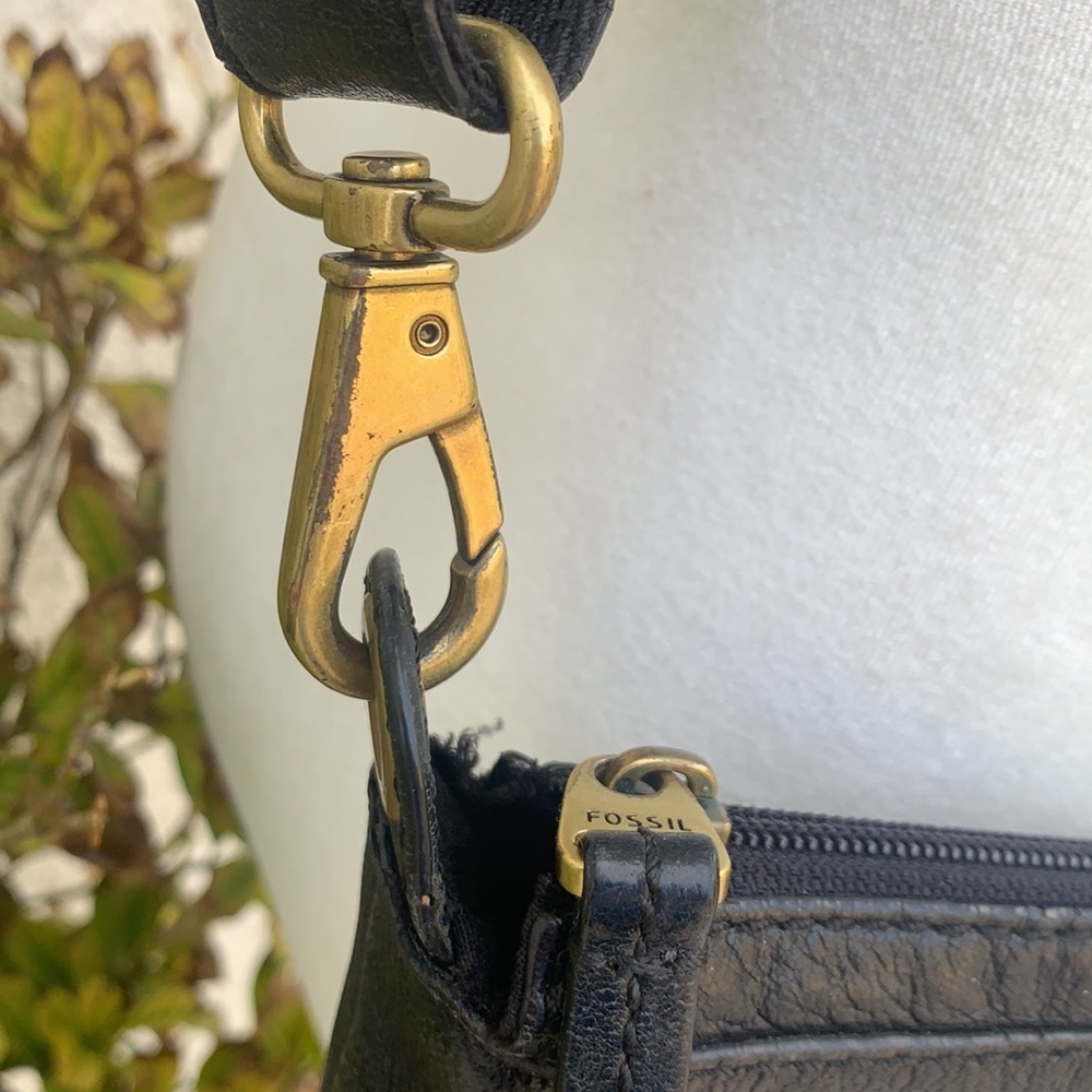 Fossil Large Black Leather Crossbody Purse - Picture 5 of 15